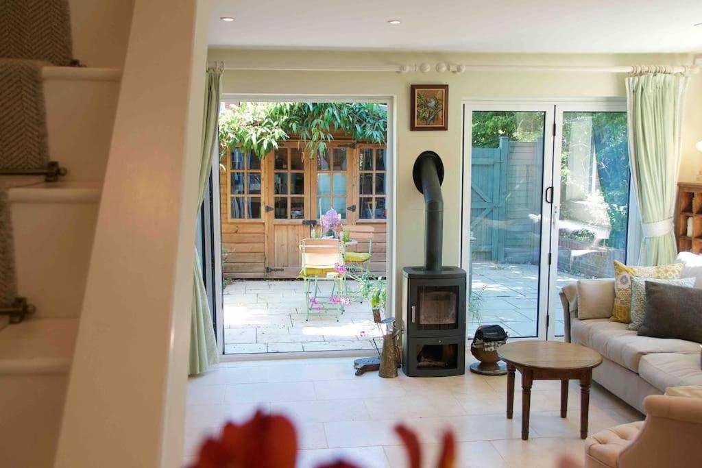 Canal View 2 Bedrooms End Of Terrace Chichester Kültér fotó