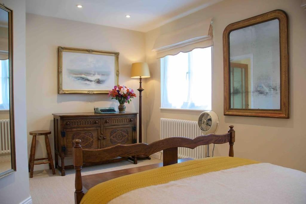 Canal View 2 Bedrooms End Of Terrace Chichester Kültér fotó