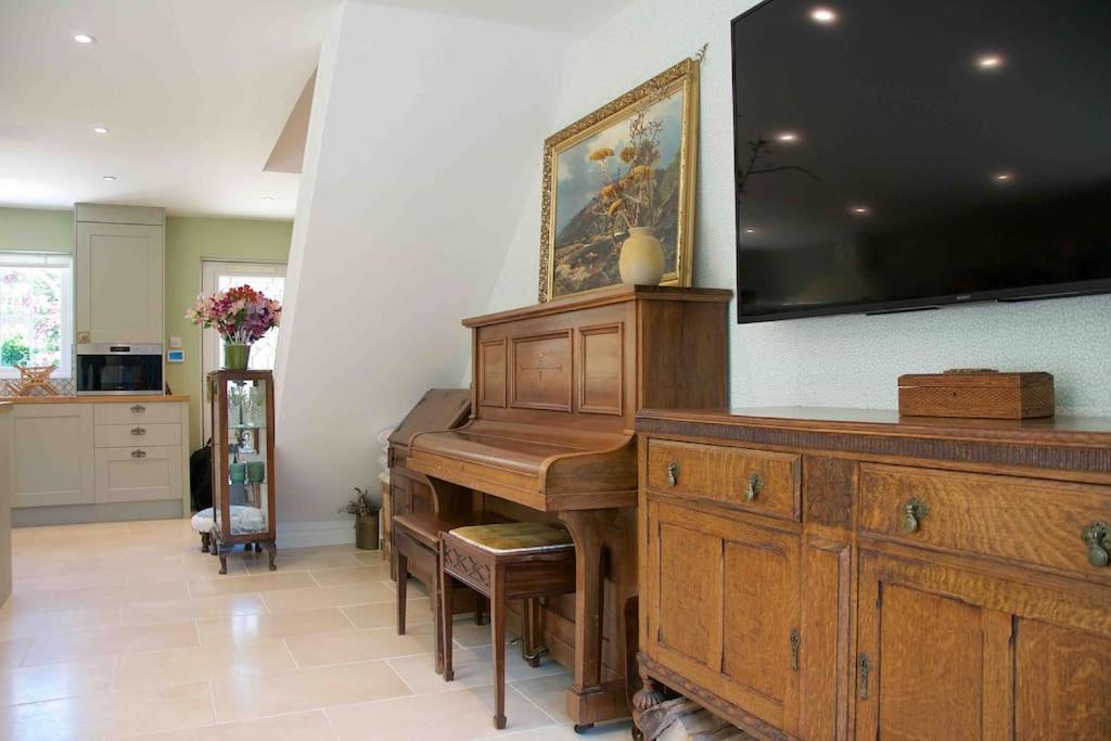 Canal View 2 Bedrooms End Of Terrace Chichester Kültér fotó
